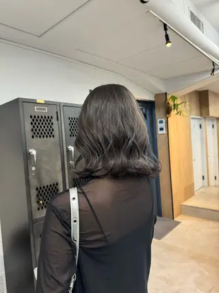 ミディアム INORI /フェイスレイヤーのヘアスタイル