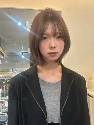 ショート カラー 韓国ボブ/レイヤー カット/ EMIRIのヘアスタイル