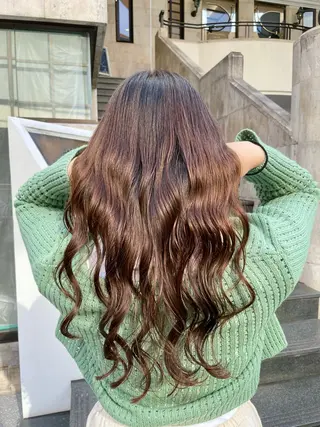 ロング パーマ アオガミ （前髪顔周りカット）のヘアスタイル