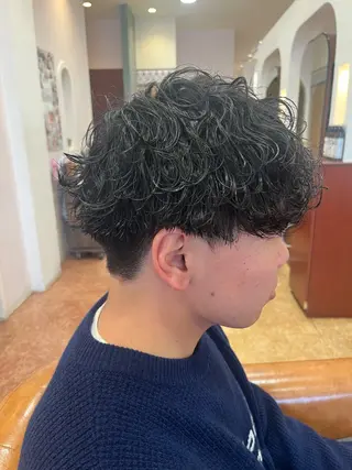 ショート パーマ メンズ 平松 由基のヘアスタイル