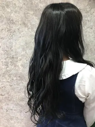 ロング カラー Ripps長居所属・メテオ ／ヘアカラー 西川菜実のヘアスタイル