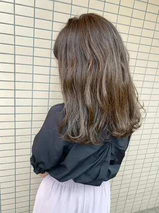 セミロング カラー ヘアアレンジ 外苑前NO.1艶髪 透明感カラーのヘアスタイル