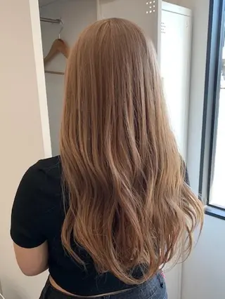 ロング カラー ヘアテラス エムナラテンのヘアスタイル