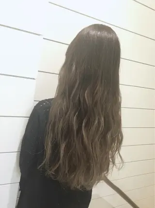 ロング カラー 鍵山 千秋のヘアスタイル