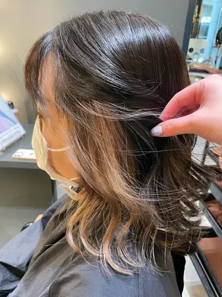ミディアム 横山 菜摘のヘアスタイル