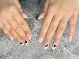 ネイル ホアン シュリンのネイルデザイン