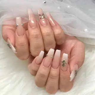 ネイル MIGHTY COLORのネイルデザイン