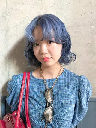 ショート カラー kai .のヘアスタイル