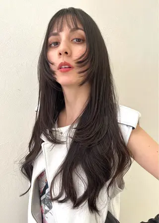 ロング 💫レイヤーカット✨ 透明感カラー工藤雄大のヘアスタイル