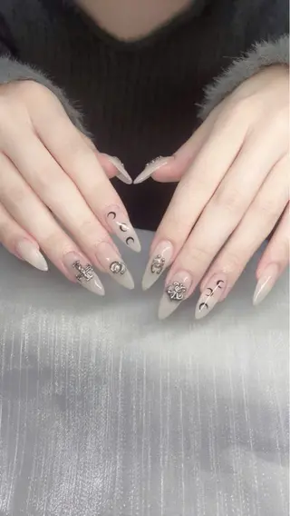 ネイル Hara Nail 【パラジェル使用】のネイルデザイン