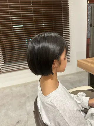 ミディアム no4ナチュラル戸祭所属・山越 美裕樹のヘアスタイル