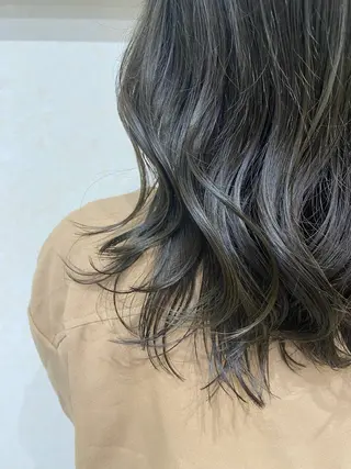 セミロング カラー N°+aero 😊れいか😊のヘアスタイル