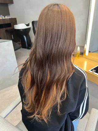 ロング カラー 小森聖奈 韓国風レイヤーカットのヘアスタイル