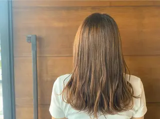 セミロング カラー 悠 亜のマツエク・マツパデザイン