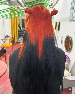 ロング カラー ヘアアレンジ qiie ワンカラー ダブルカラーのヘアスタイル