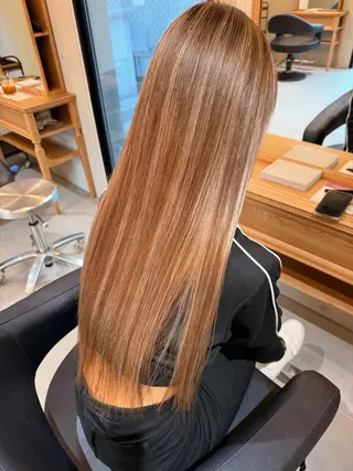 ロング カラー RINA .のヘアスタイル