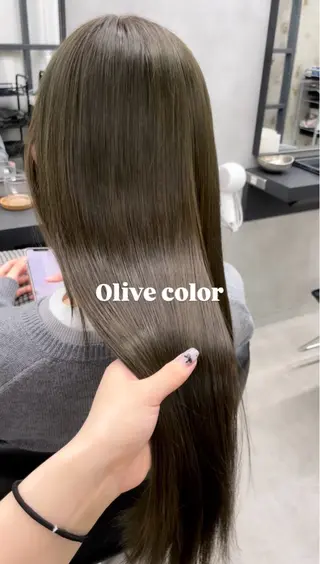 ロング 角田 萌夏のヘアスタイル