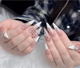 ネイル MoonHi Nail Salon所属・MoonHi Nail 朝霞台のネイルデザイン