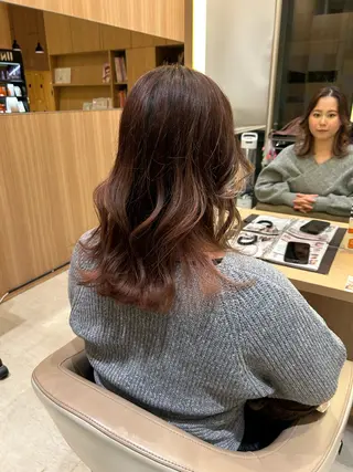 ロング UNIXマークイズみなとみらい所属・上杉 茉広のヘアスタイル