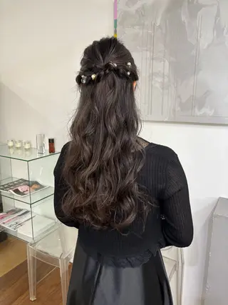 ロング ヘアアレンジ 柔らかストレートと ツヤカラー/和田陽向のヘアスタイル