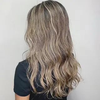 ロング カラー 松井那津子 /ハイライトブリーチのヘアスタイル
