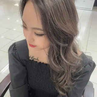 ロング カラー シールエクステ特化 ハイトーン、NANAのヘアスタイル