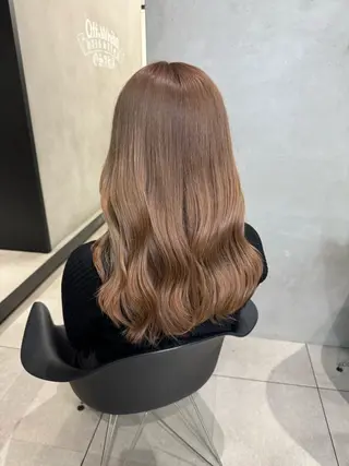 カラー 🇰🇷韓国風ハイ トーンKANA🖤のヘアスタイル