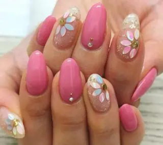 ネイル ゲン レイカのネイルデザイン