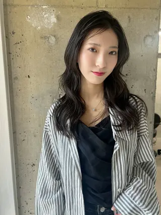 セミロング Loem【ロエム】所属・RINA 【Loem】のヘアスタイル