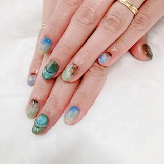 ネイル 根津 綾子のネイルデザイン