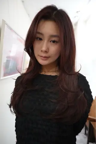 ロング MINX 髙田凜々子 艶髪/ハイトーンのヘアスタイル