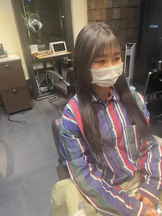 セミロング カラー ブリーチ＆縮毛矯正 🧸tomoki🧸のヘアスタイル