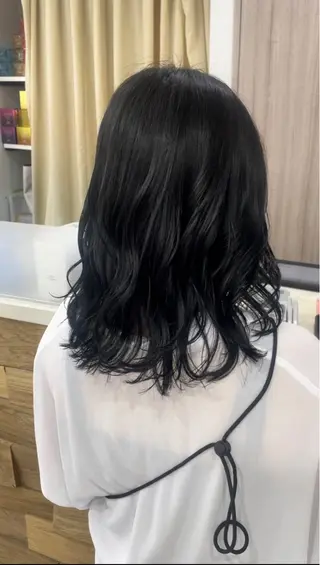 ミディアム 尾形 日和のヘアスタイル