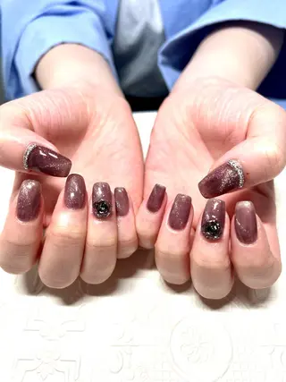 セミロング 渋谷　Laugh 8301のネイルデザイン