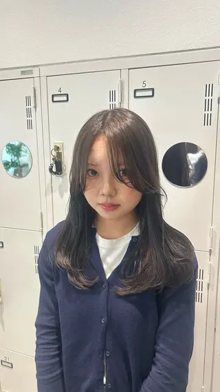 セミロング 縮毛矯正/ブリーチ 無しWカラーのヘアスタイル