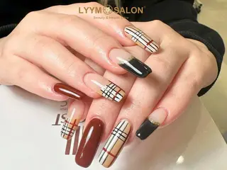 ネイル バラ ばらのネイルデザイン