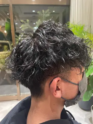 ミディアム パーマ 松井 竜輝のヘアスタイル