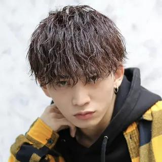 ショート パーマ メンズ メンズ特化カットパー マカラー坂田柊のヘアスタイル