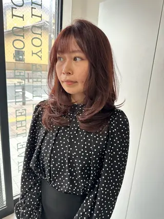 セミロング 篠崎 佑季のヘアスタイル