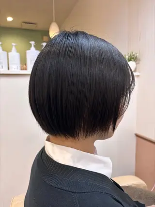 ショート シンセティックヘアデザイン所属・吉井 愛のヘアスタイル