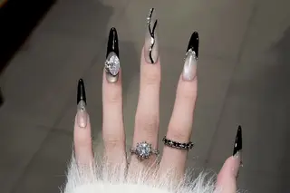 ネイル 鈴木 彩星のネイルデザイン