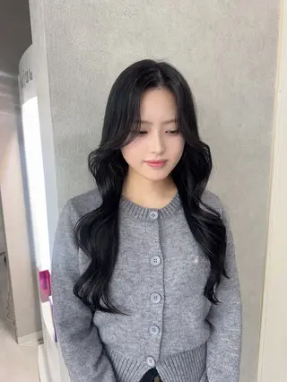 ロング カラー 赤み無し柔らかカラー 【梅田】madokaのヘアスタイル