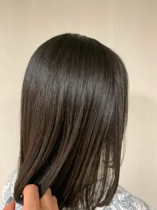 ミディアム ウスイマイコ カット/ケアカラーのヘアスタイル