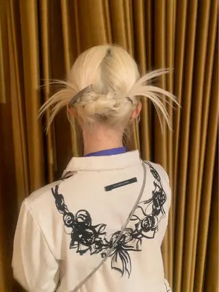 ヘアアレンジ 韓国レイヤー🪽 耳ツボジュエリーのヘアスタイル