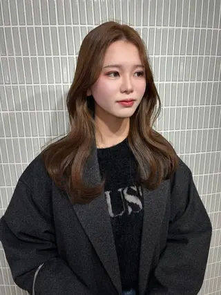 カラー 友田 那都のヘアスタイル