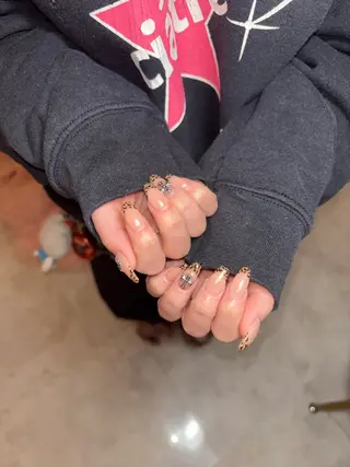 ネイル 𝐁𝐞𝐥𝐥 𝐦𝐞のネイルデザイン