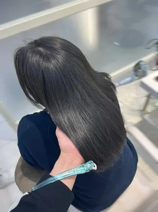 ロング カラー 似合わせレイヤー/ 透明感カラーのヘアスタイル