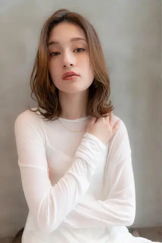 ミディアム カラー 🉐レイヤー/塩見 弘樹🉐渋谷のヘアスタイル