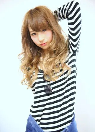 ロング カラー パーマ 髪質改善 スペシャリストのヘアスタイル