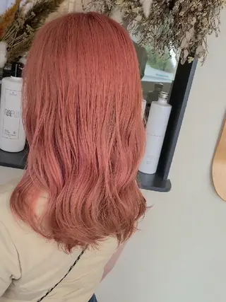 セミロング ブリーチカラー🌈 嘉名 真樹のヘアスタイル